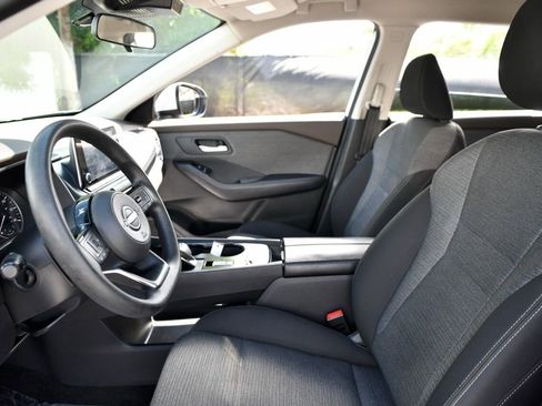 Used 2023 Nissan Rogue SV image 7