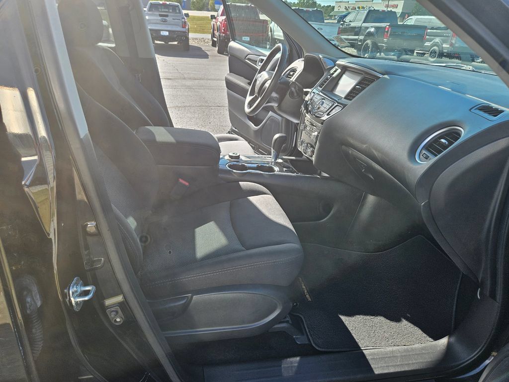 Used 2017 Nissan Pathfinder SV w/ SV Tech Package AWD/4WD image 28