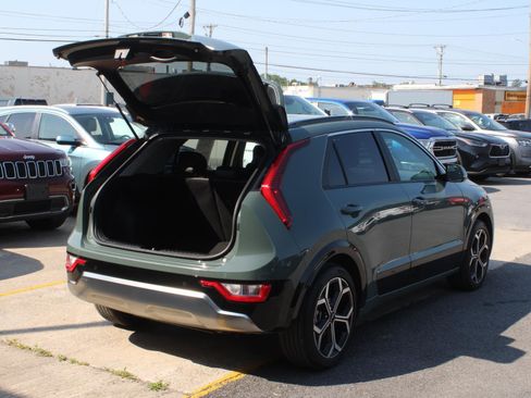 Used 2025 Kia Niro EX Touring FWD image 7