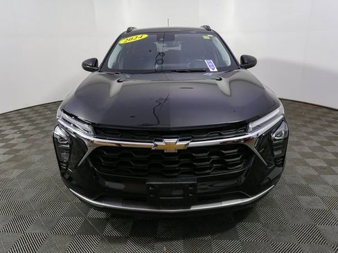 Used 2024 Chevrolet Trax LT w/ Driver Confidence Package image 4