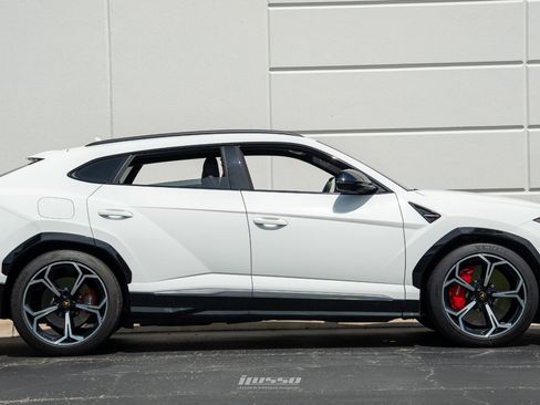 Used 2021 Lamborghini Urus image 7