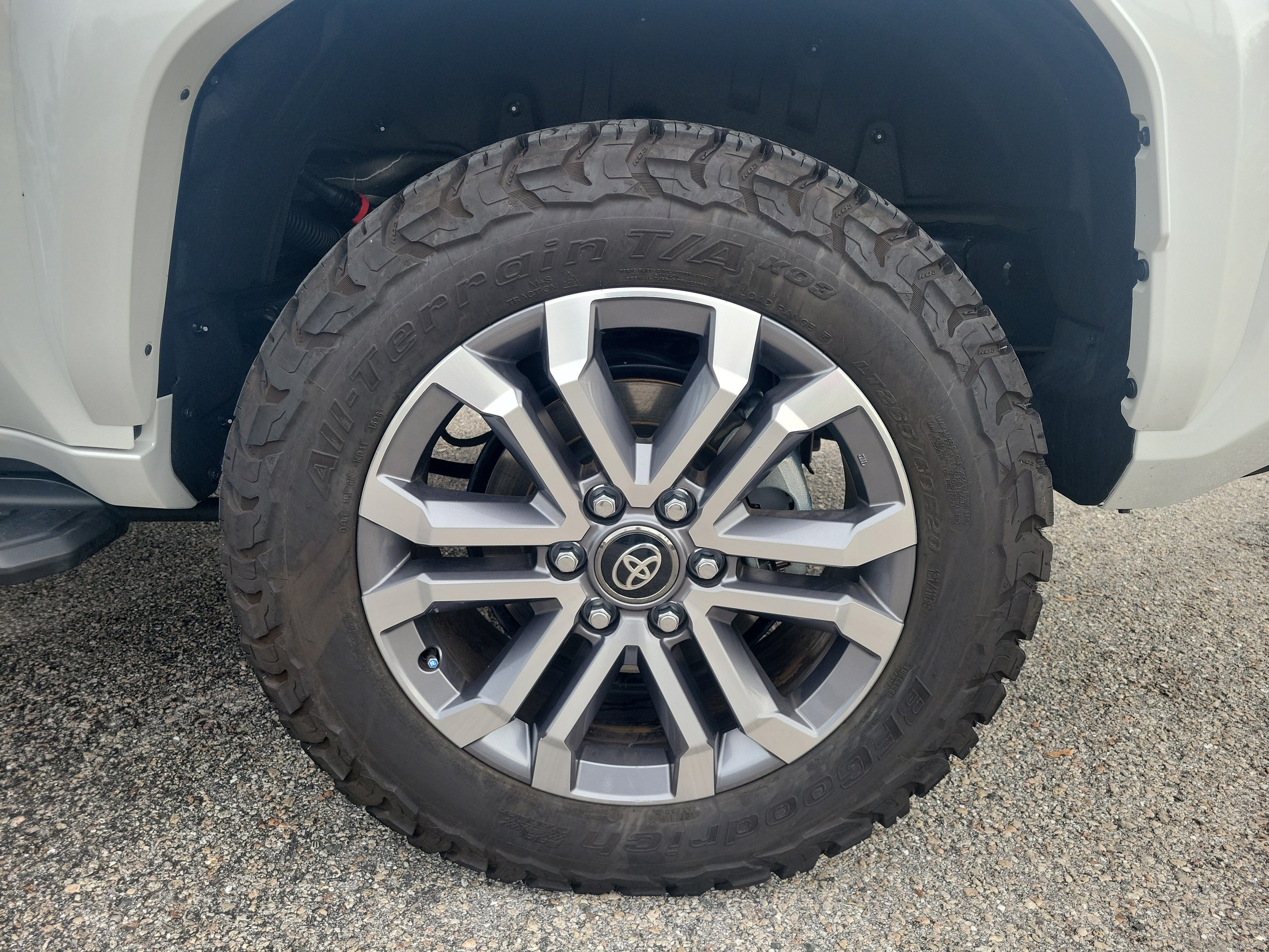 Used 2026 Toyota 4Runner Limited AWD/4WD image 9