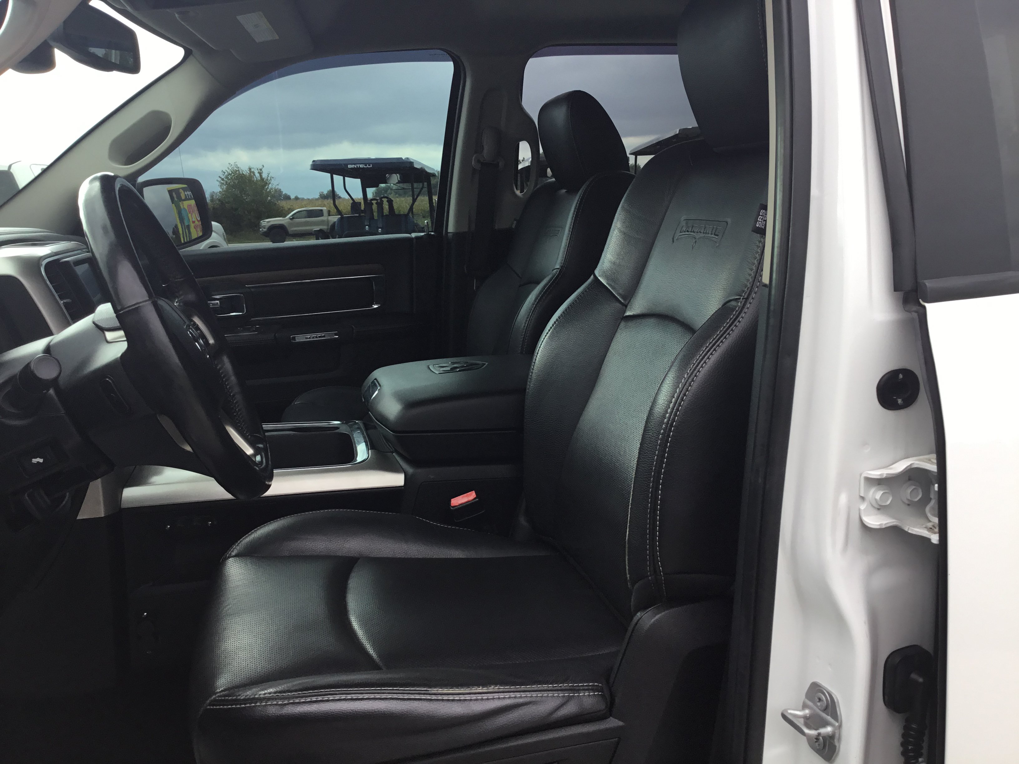 Used 2017 RAM 1500 Laramie w/ Convenience Group AWD/4WD image 14