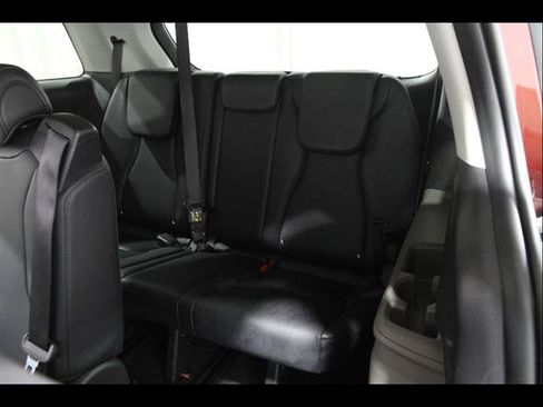 Used 2025 Kia Carnival FWD image 20