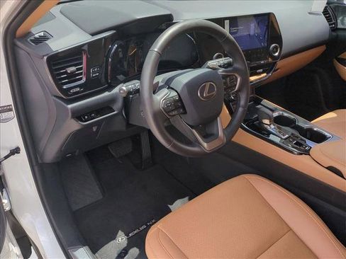 Used 2025 Lexus NX 250 FWD w/ Accessory Package (Z1) image 10