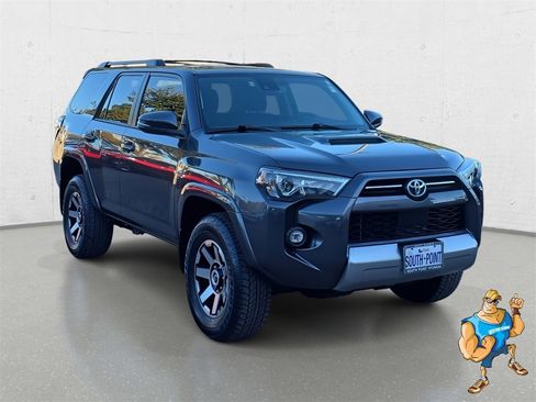 Used 2023 Toyota 4Runner TRD Off-Road Premium image 3