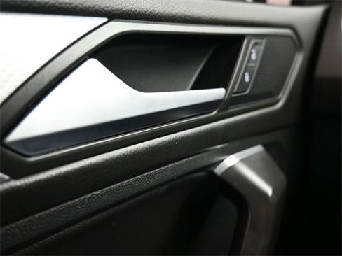 Used 2022 Volkswagen Tiguan S image 31