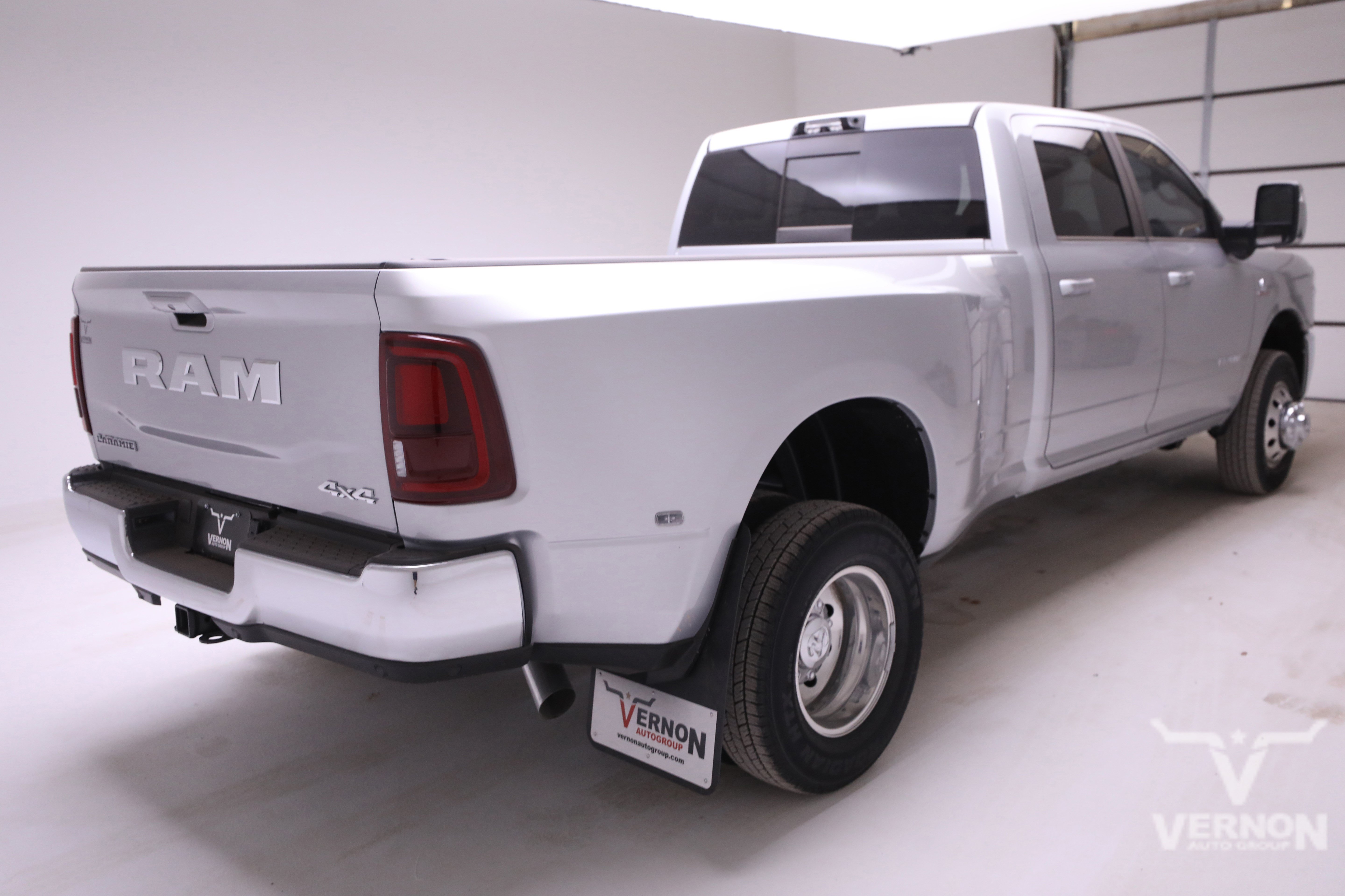 New 2026 RAM 3500 Laramie w/ Towing Technology Group AWD/4WD image 5