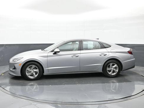 Certified 2023 Hyundai Sonata SE w/ Cargo Package FWD image 9