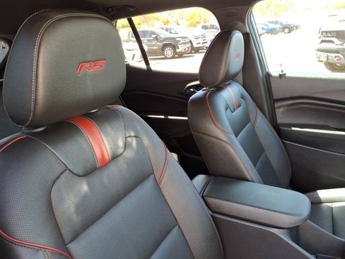 Used 2024 Chevrolet Trax RS w/ Sunroof Package FWD image 12