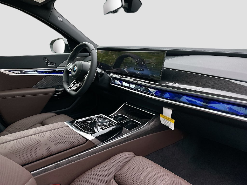 Used 2026 BMW 760i xDrive AWD/4WD image 32