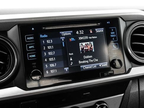 Used 2018 Toyota Tacoma SR5 RWD image 28