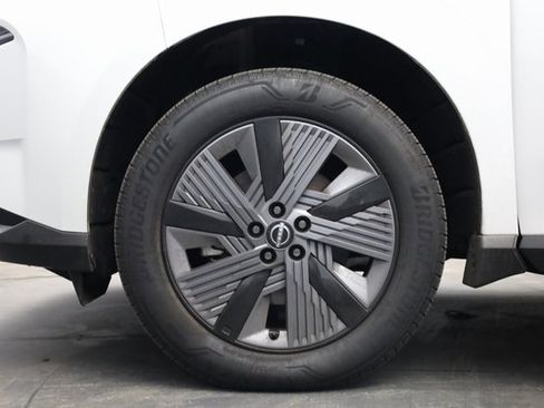 Certified 2025 Nissan Murano SL image 8