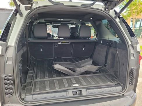 Used 2025 Land Rover Discovery S AWD/4WD image 14