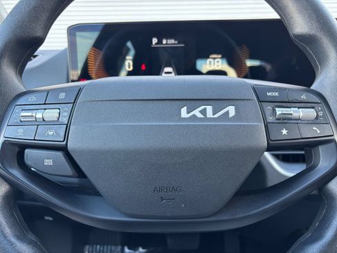 Used 2025 Kia K4 FWD image 27