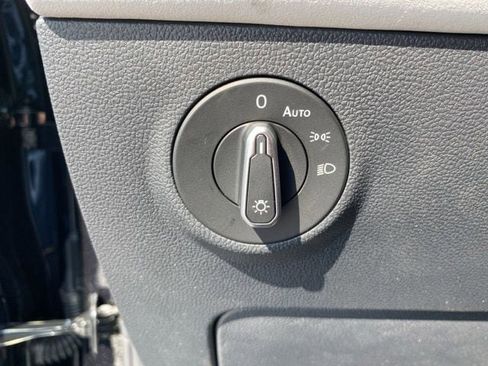 New 2025 Volkswagen Taos SE image 29