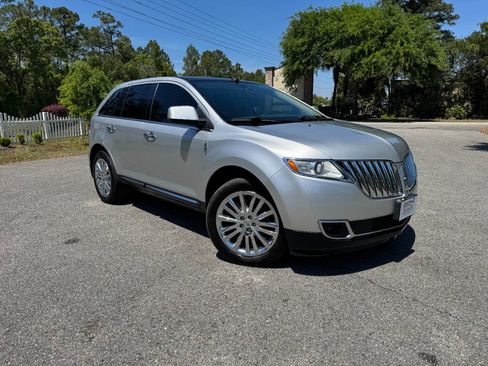 Used 2011 Lincoln MKX AWD w/ 102A Rapid Spec Order Code image 8