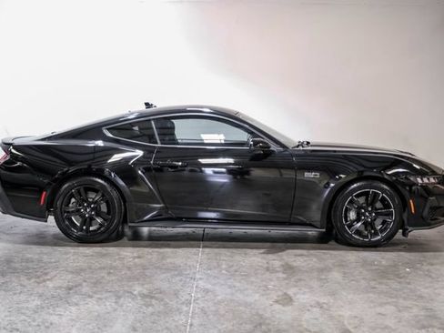 Used 2024 Ford Mustang GT RWD image 9