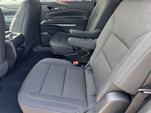 Certified 2025 Chevrolet Traverse LT image 8