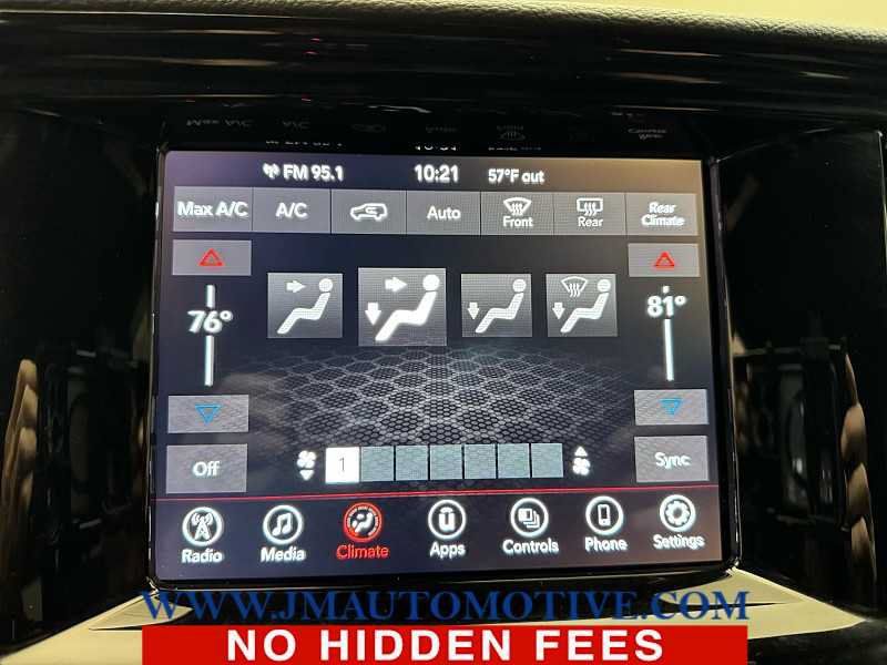 Used 2022 Dodge Durango SXT w/ Blacktop Package AWD/4WD image 26