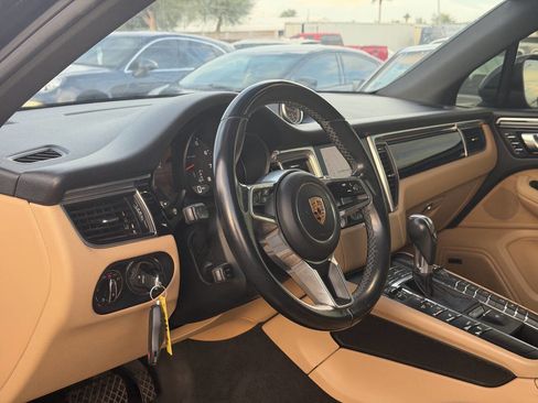 Used 2017 Porsche Macan image 19