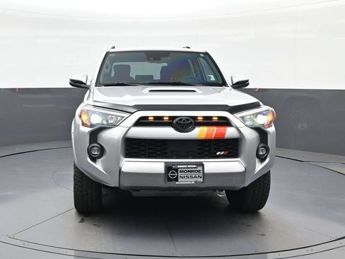 Used 2021 Toyota 4Runner TRD Off-Road Premium AWD/4WD image 2