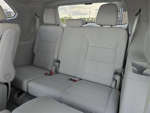 New 2026 Buick Enclave Avenir w/ Super Cruise Package image 17