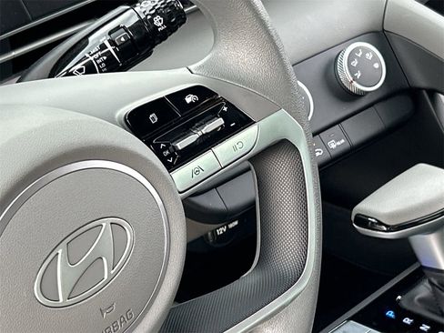 New 2025 Hyundai Elantra SE image 23