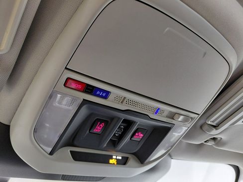 Used 2022 Subaru Forester Premium image 39