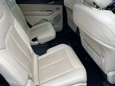 Used 2021 Jeep Grand Cherokee L Limited AWD/4WD image 22
