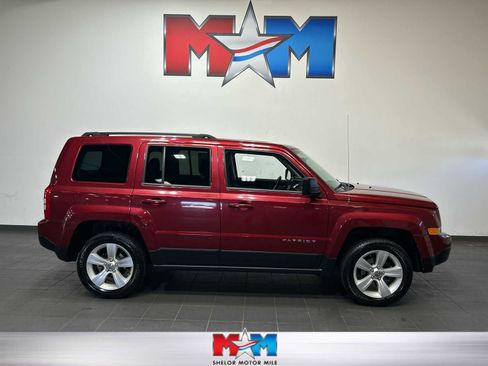 Used 2014 Jeep Patriot Latitude AWD/4WD image 1