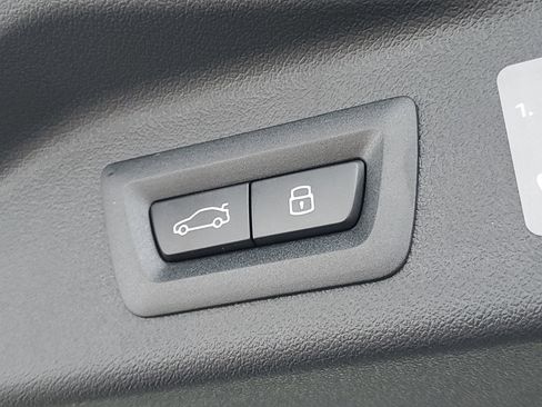 New 2026 BMW X7 xDrive40i w/ Premium Package image 29