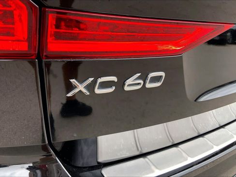 Used 2022 Volvo XC60 B5 Inscription w/ Advanced Package image 31