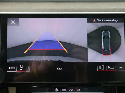 Used 2024 Audi Q8 e-tron Premium Plus w/ Premium Plus Package image 20