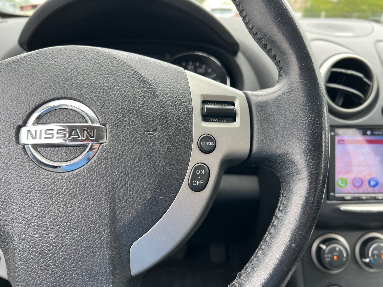 Used 2012 Nissan Rogue SL FWD image 28