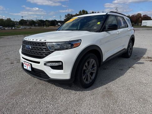 Used 2023 Ford Explorer XLT w/ Equipment Group 202A AWD/4WD image 1