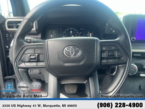 Used 2024 Toyota Tacoma SR AWD/4WD image 21