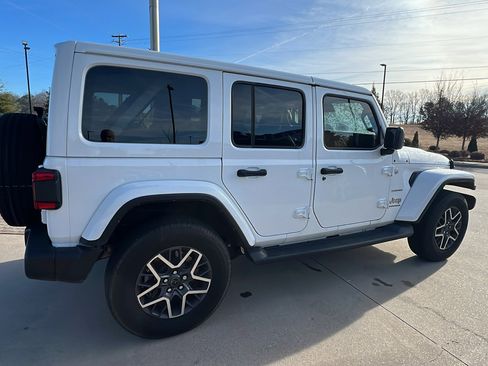 Certified 2024 Jeep Wrangler Sahara w/ Technology Group image 8
