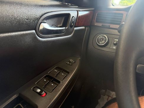 Used 2009 Chevrolet Impala LS FWD image 26