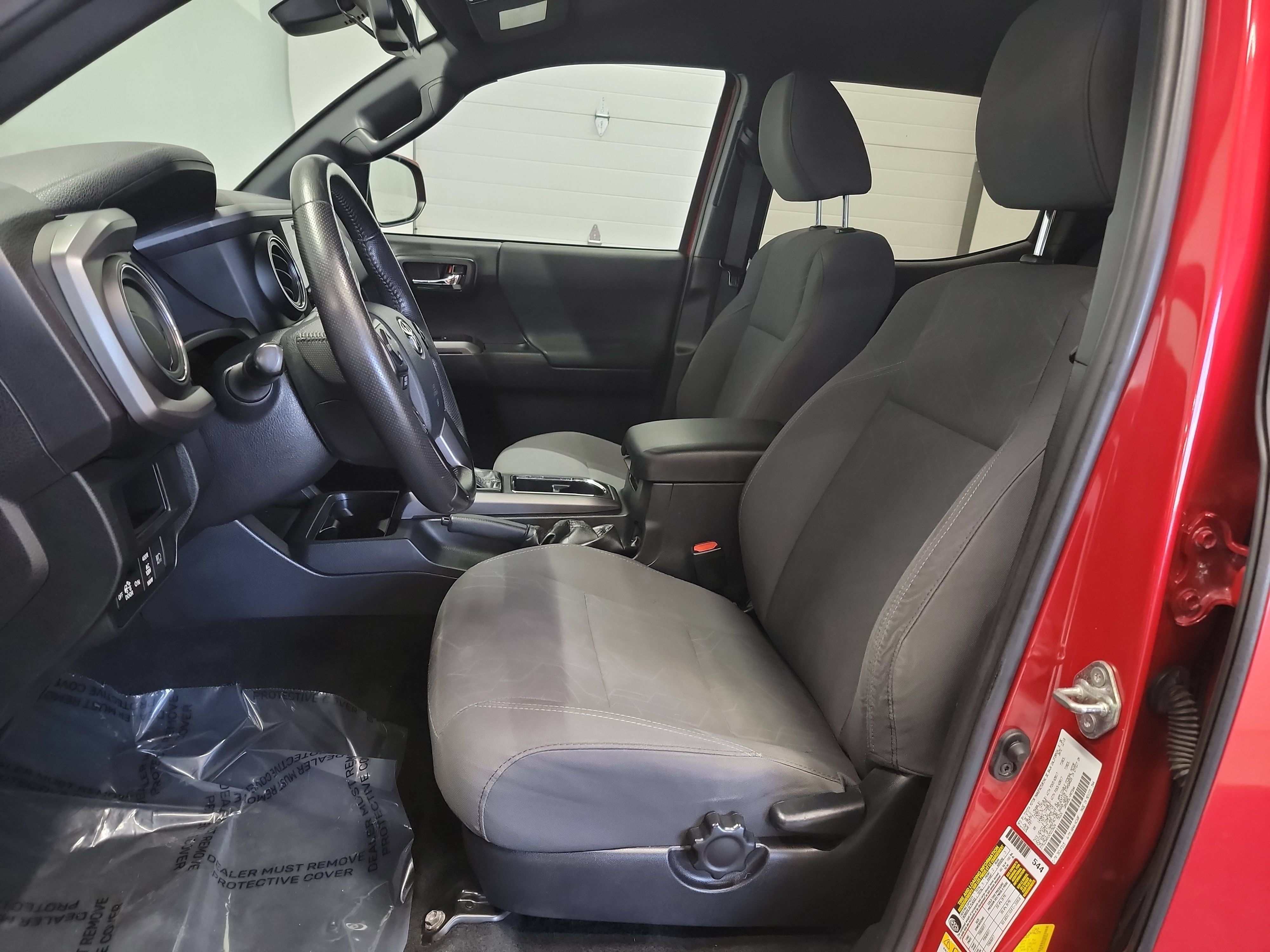 Used 2019 Toyota Tacoma TRD Sport AWD/4WD image 12