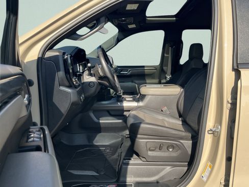 Used 2022 Chevrolet Silverado 1500 ZR2 w/ Technology Package image 15