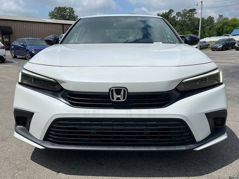 Used 2023 Honda Civic Sport image 3