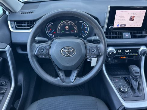 Used 2025 Toyota RAV4 LE AWD/4WD image 14