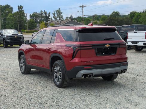 Certified 2026 Chevrolet Traverse LT w/ Driver Confidence Package FWD image 8