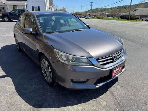 Used 2015 Honda Accord Sport image 2