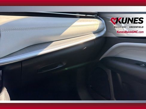 Used 2025 Jeep Compass Limited AWD/4WD image 29