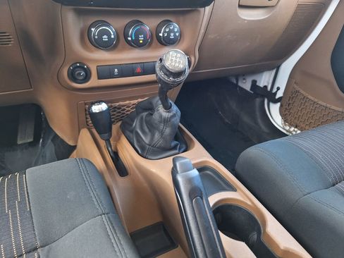 Used 2011 Jeep Wrangler Unlimited Rubicon w/ Trailer Tow Group AWD/4WD image 21