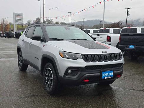 New 2026 Jeep Compass Trailhawk image 7