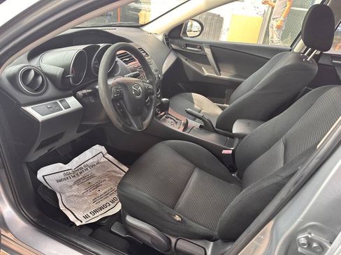 Used 2013 MAZDA MAZDA3 i Sport FWD image 12