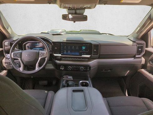 Used 2022 Chevrolet Silverado 1500 LT Trail Boss w/ LPO, Dark Essentials Package AWD/4WD image 17